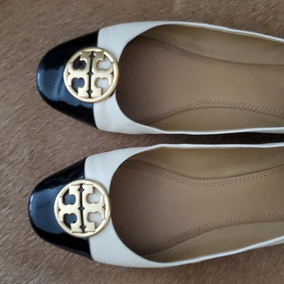 Tory Burch Spectator Flats - Picture 2 of 5